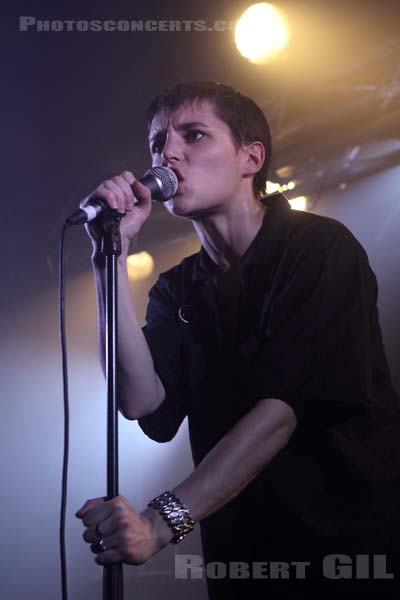 SAVAGES - 2012-11-09 - PARIS - La Boule Noire - Camille Berthomier